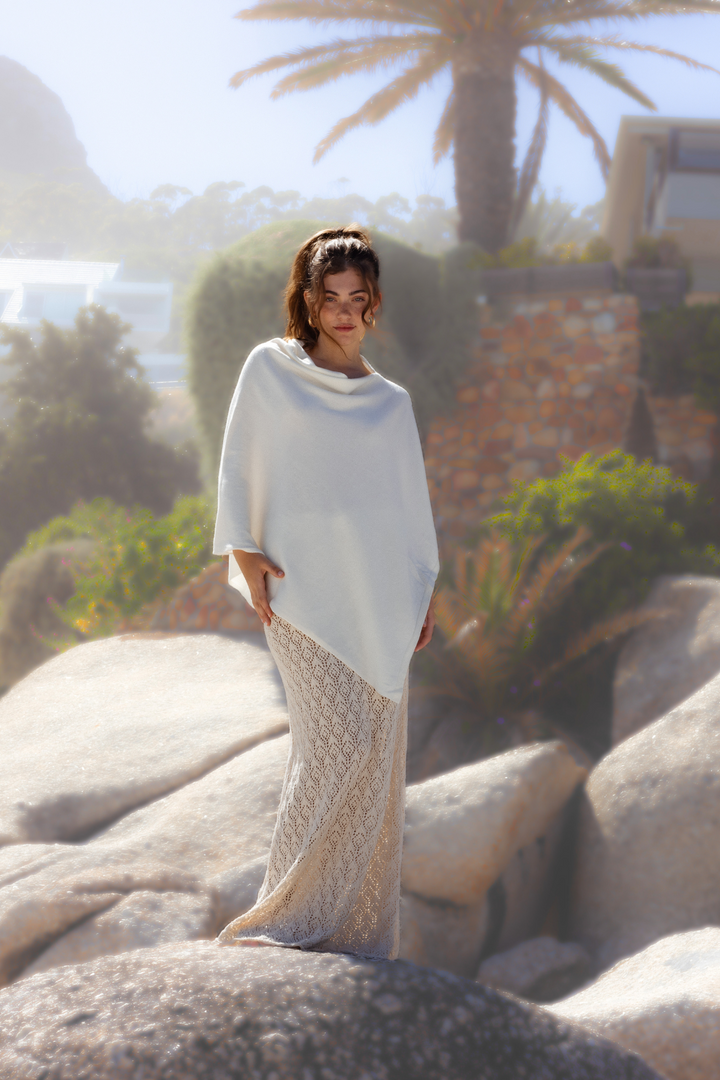 Aline poncho milk cashmere