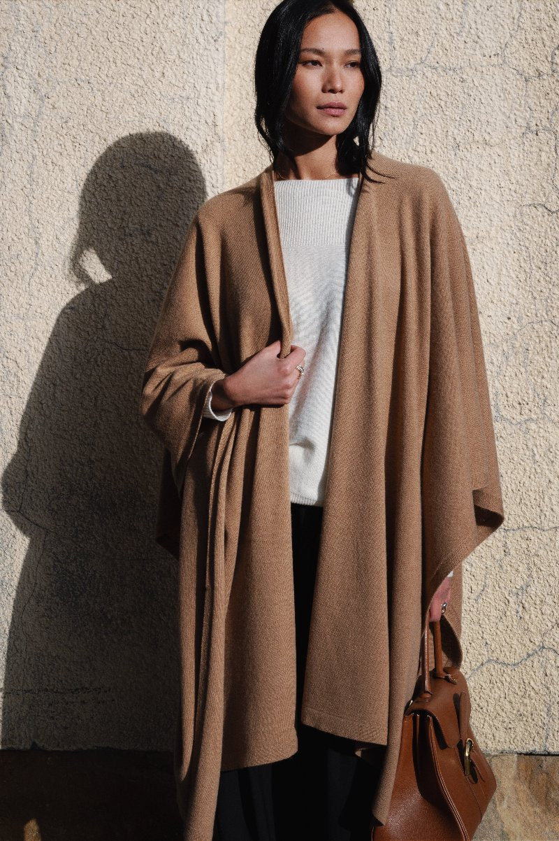 Chloe Cape in cashmere mix camel